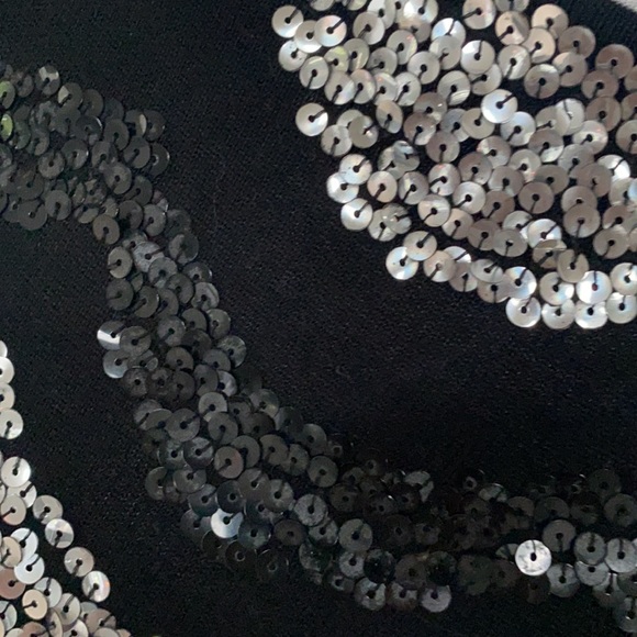 ⚠️flash sale⚠️ Sequin short sleeve sweater top - Picture 8 of 9
